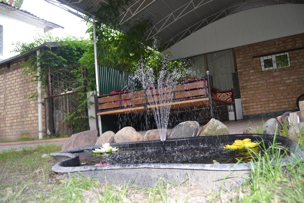 Friends Guest House & Hostel Bishkek Exterior photo