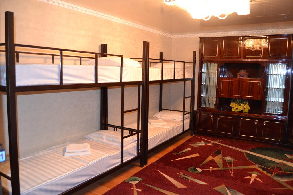 Friends Guest House & Hostel Bishkek Exterior photo