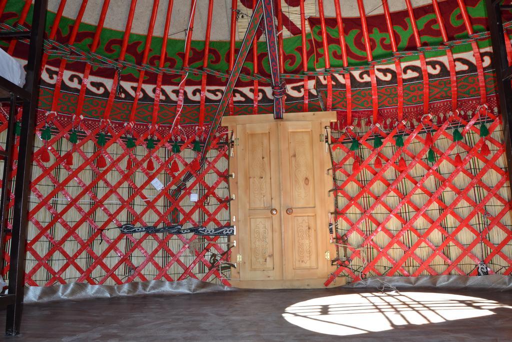 Friends Guest House & Hostel Bishkek Exterior photo