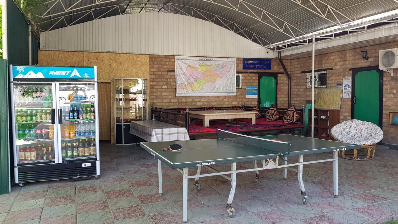 Friends Guest House & Hostel Bishkek Exterior photo